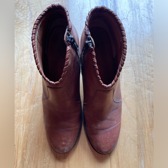 Pre loved half zip Frye leather booties cognac - Picture 3 of 11